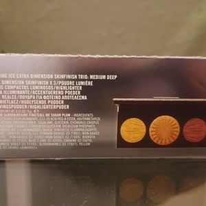 MAC flashing ice extra Dimension skinfinish Trio:medium deep